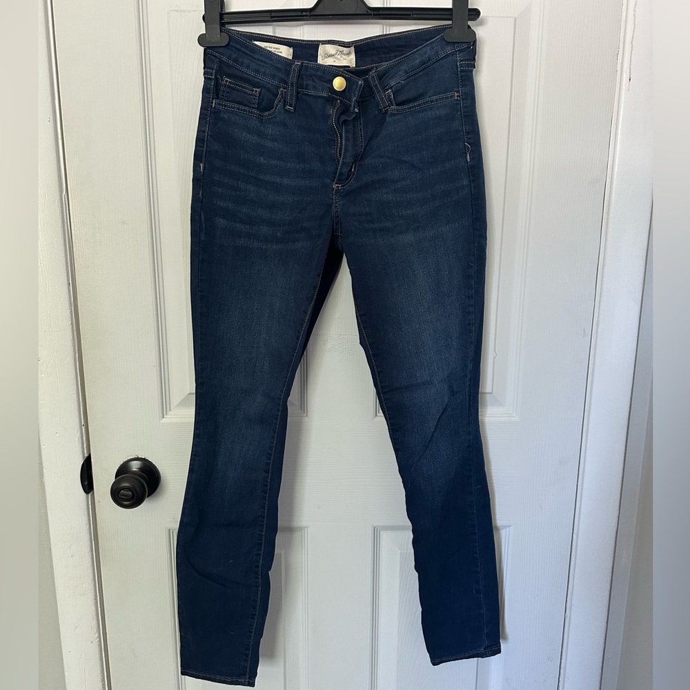 Universal Thread Dark Blue Mid-Rise Skinny Jeans
